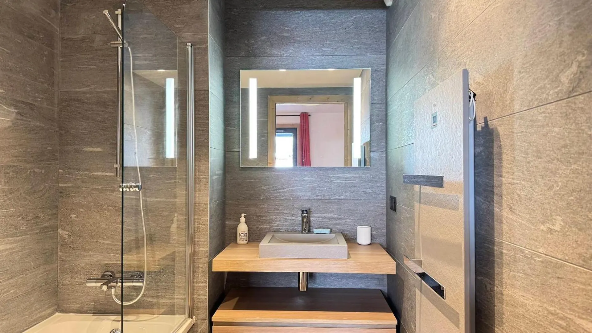 Appartement Lumineux Au Coeur Des Gets Avec Balcon Et Parking - Fr-1-623-222 莱热