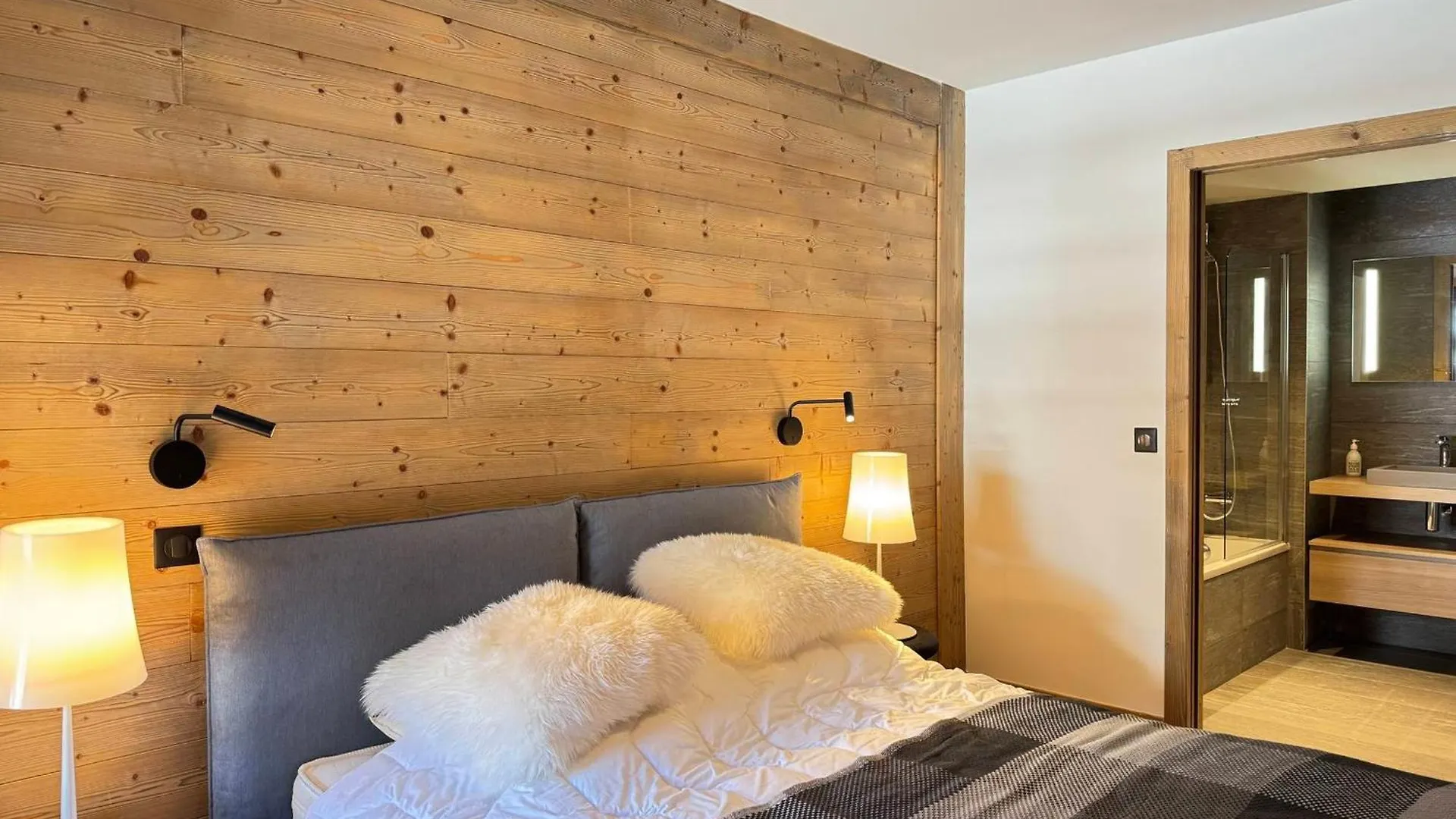Appartement Lumineux Au Coeur Des Gets Avec Balcon Et Parking - Fr-1-623-222 莱热